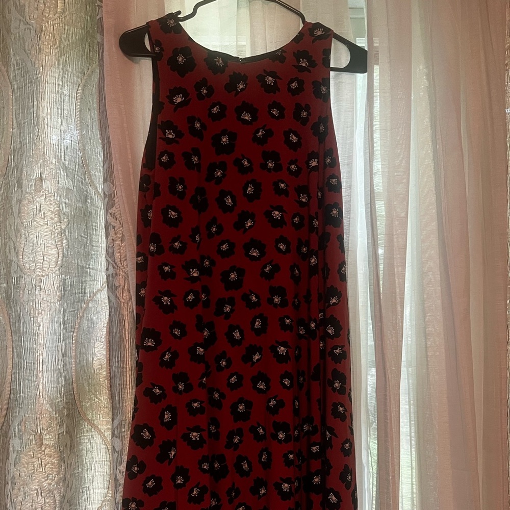 Anne Klein Size M Red and Black Floral Dress